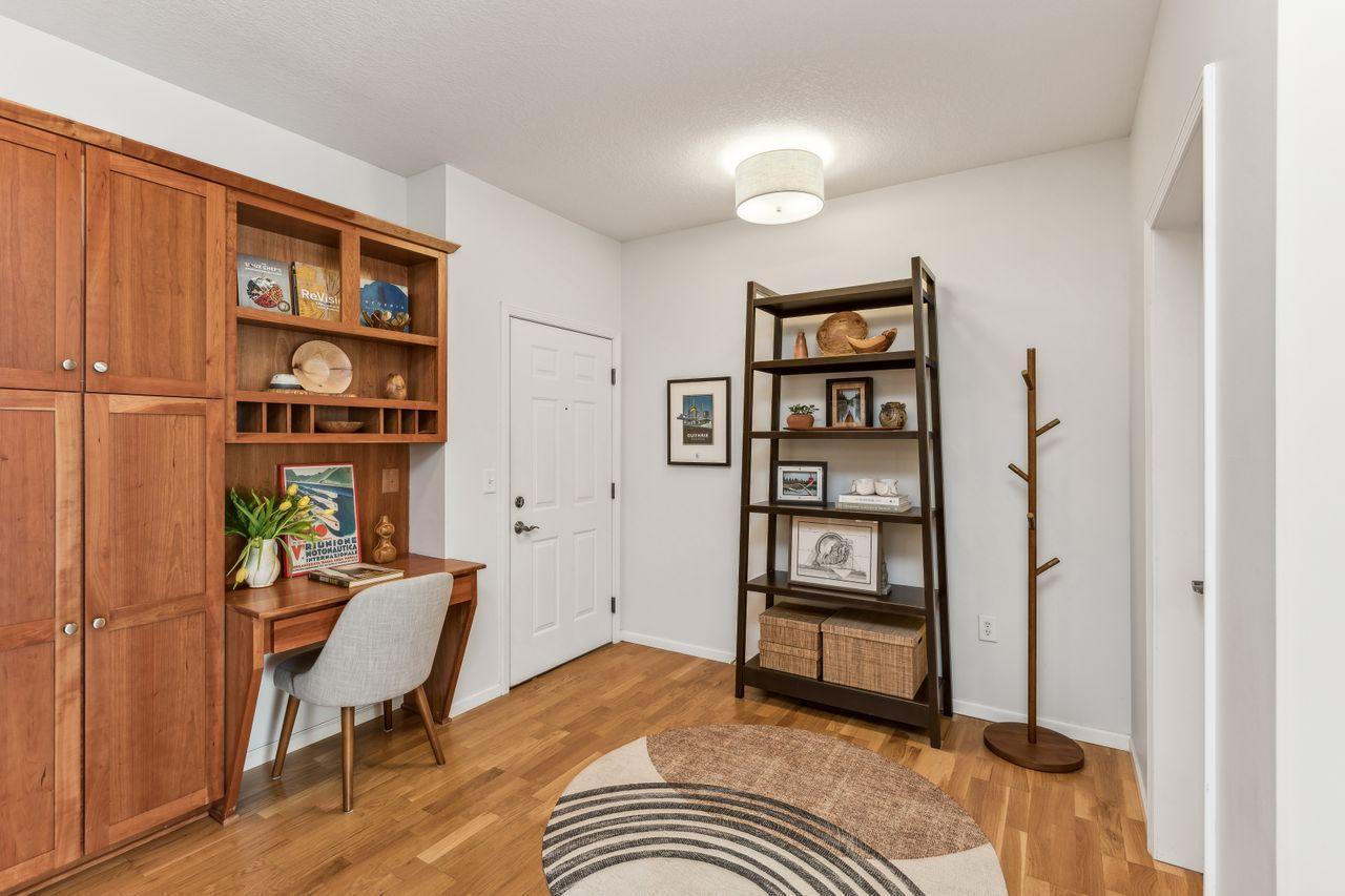 301 Oak Grove Street 305