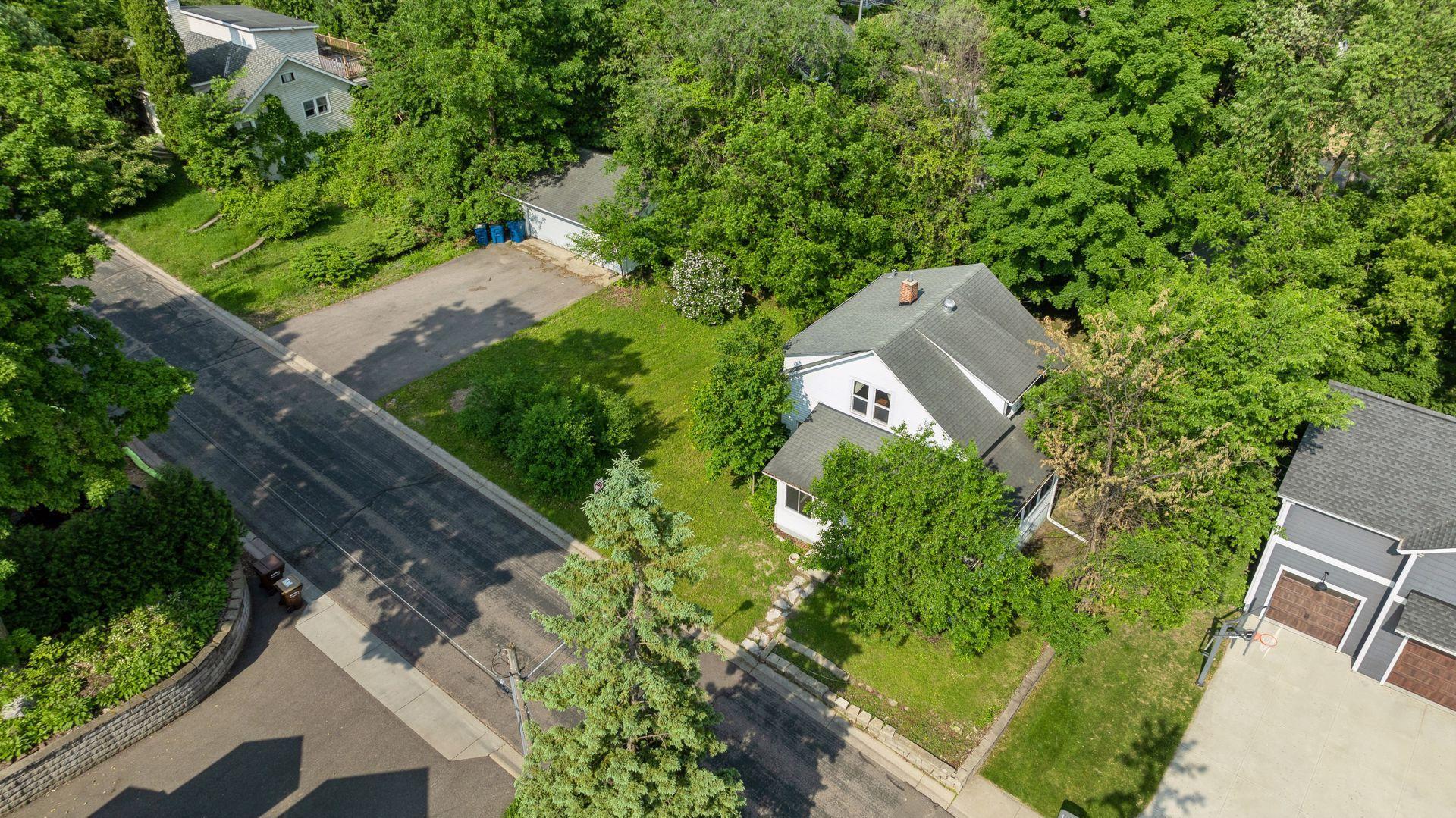 1575 Finch Lane