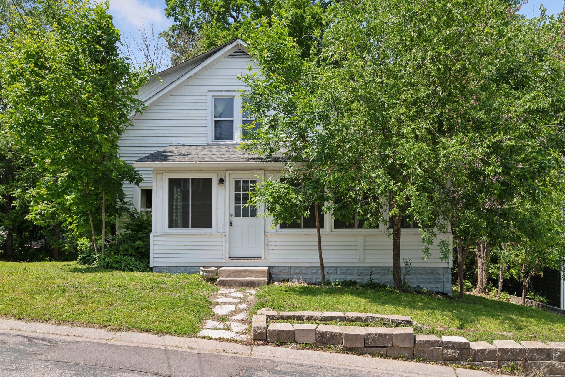 1575 Finch Lane