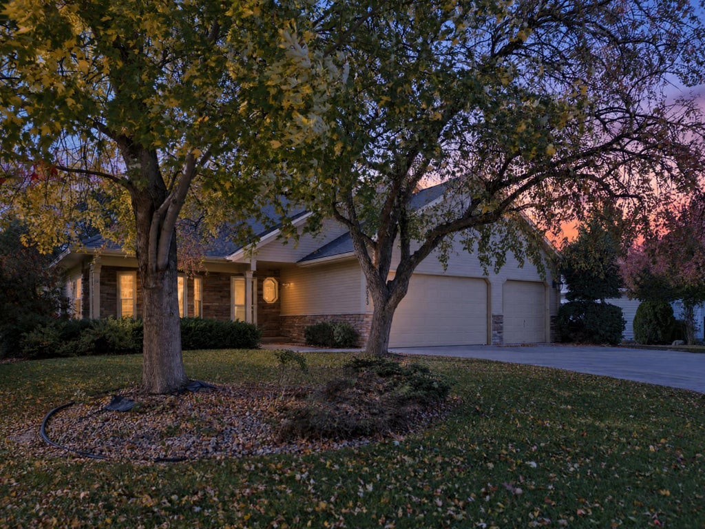 Photo of 9023 Nantwick Ridge, Brooklyn Park, MN 55443 (MLS # 7146807)