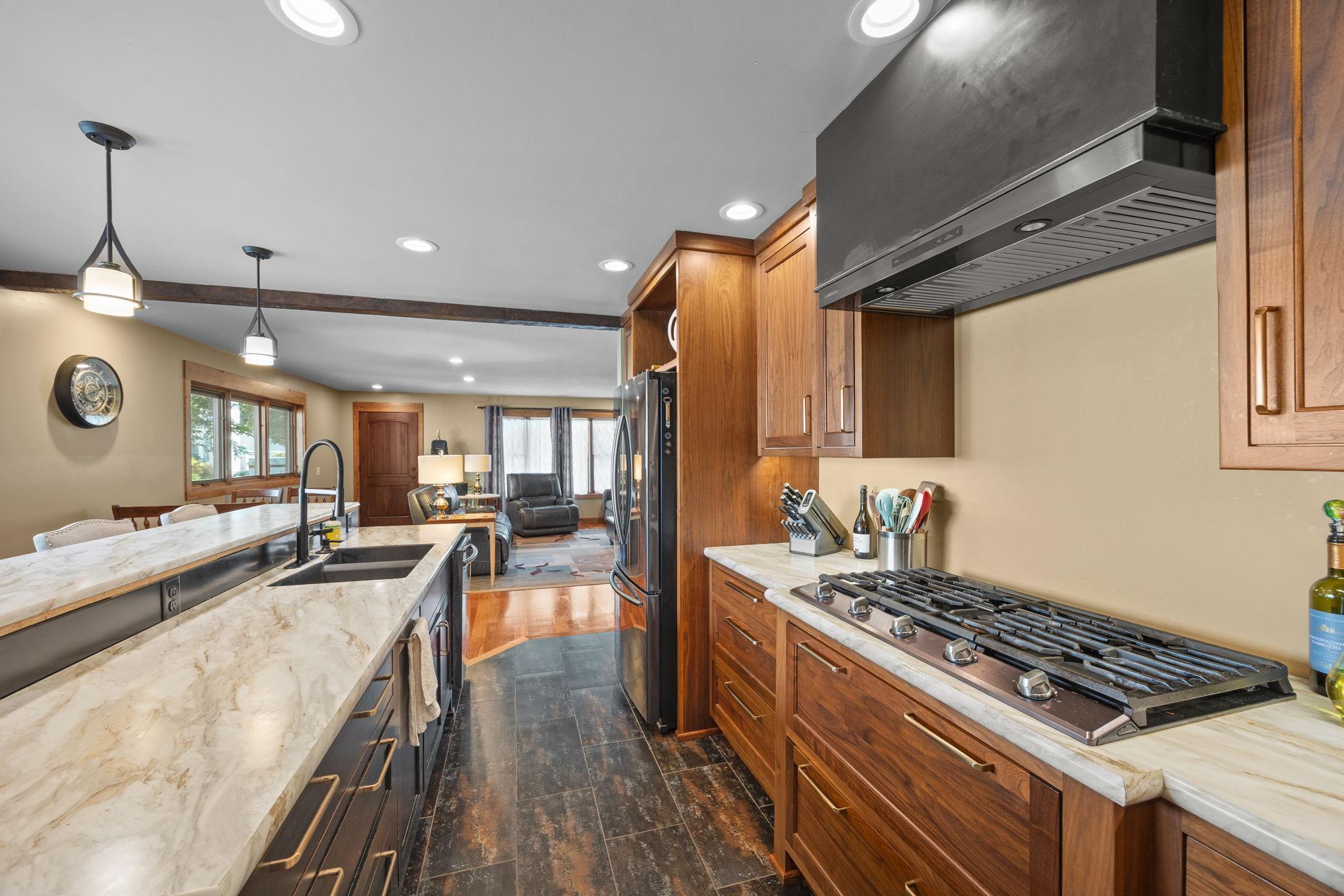 318 4th Street NE