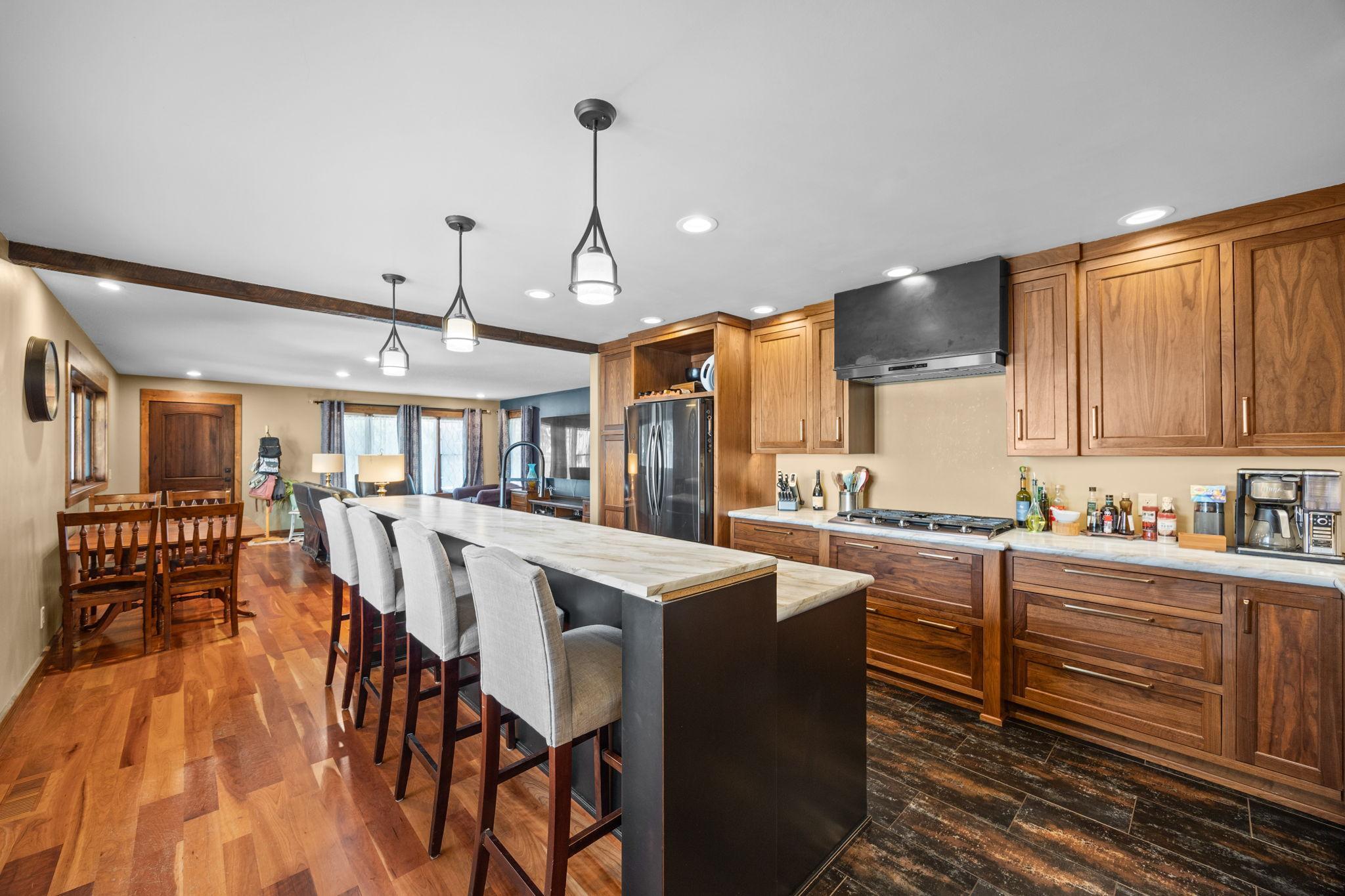 318 4th Street NE