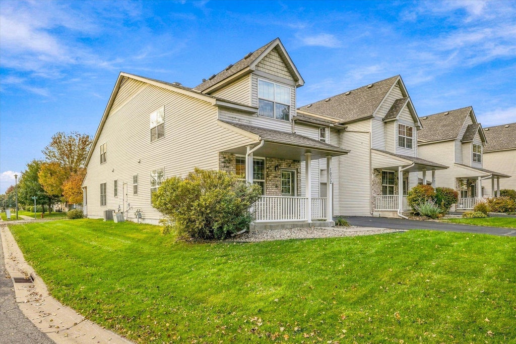 Photo of 1032 Kaylee Street, Chaska, MN 55318 (MLS # 7158621)