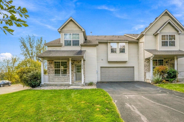 1032 KAYLEE ST, CHASKA, MN 55318 - Image c488d4435a5bae2f7b341af92cda5d4c/2657752064