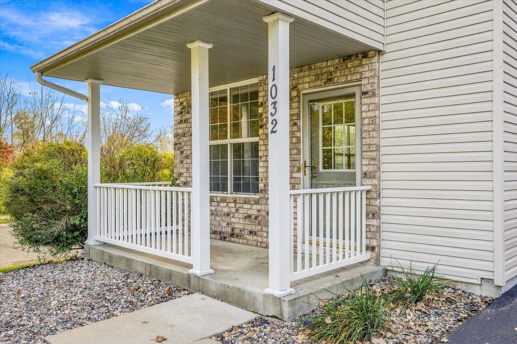 Photo of 1032 Kaylee Street, Chaska, MN 55318 (MLS # 7158621)