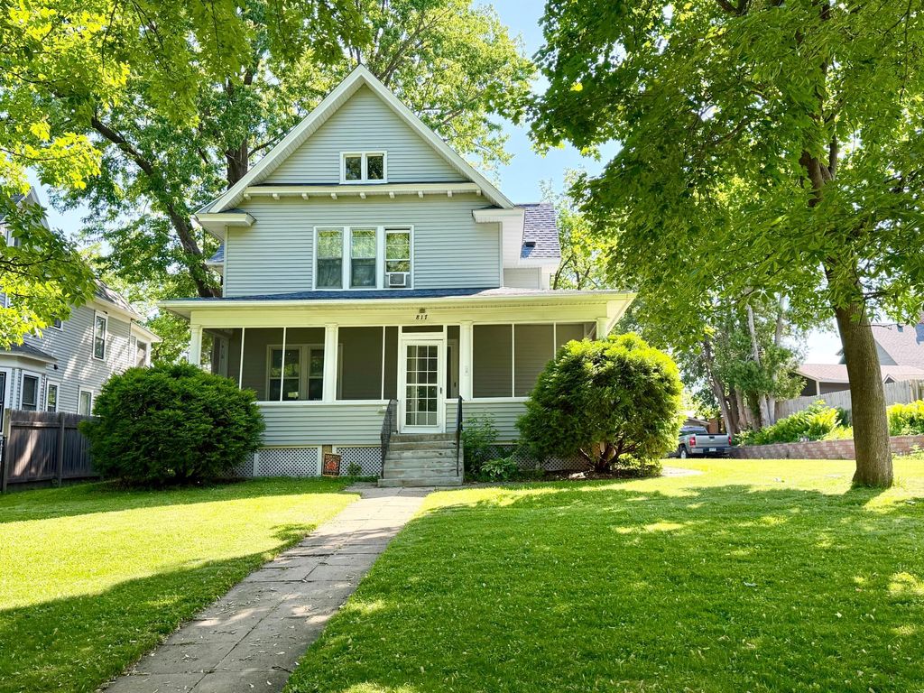 Photo of 817 Central Avenue, Red Wing, MN 55066 (MLS # 7079953)