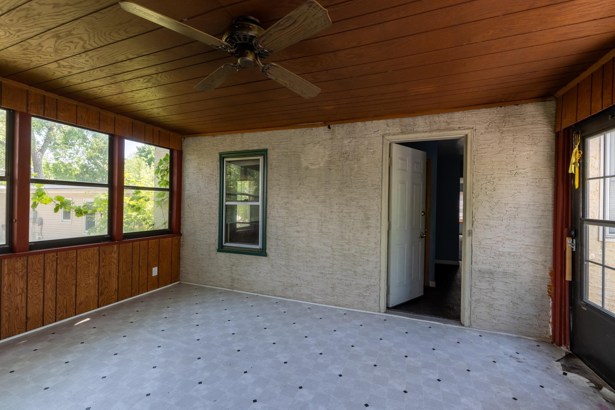 43 Hawthorne Avenue W