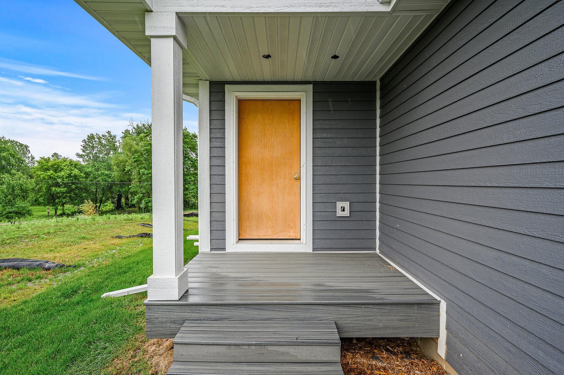 201 Mccarrons Place W