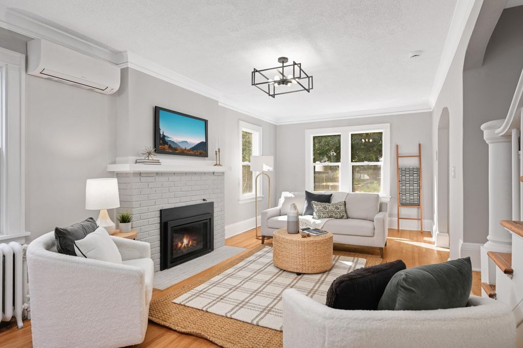 Photo of 2129 Stanford Avenue, Saint Paul, MN 55105 (MLS # 7004934)