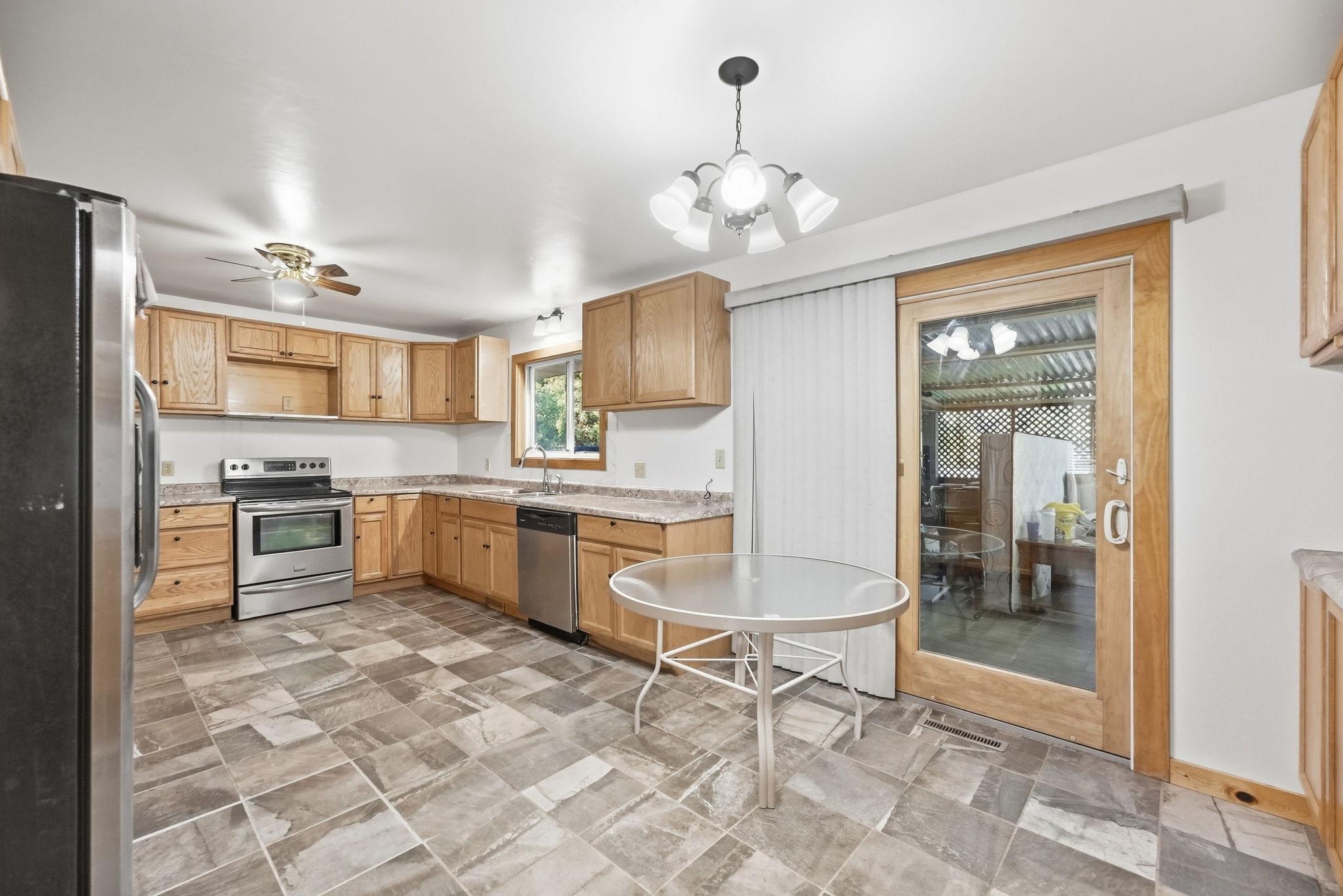 833 Lewis Place