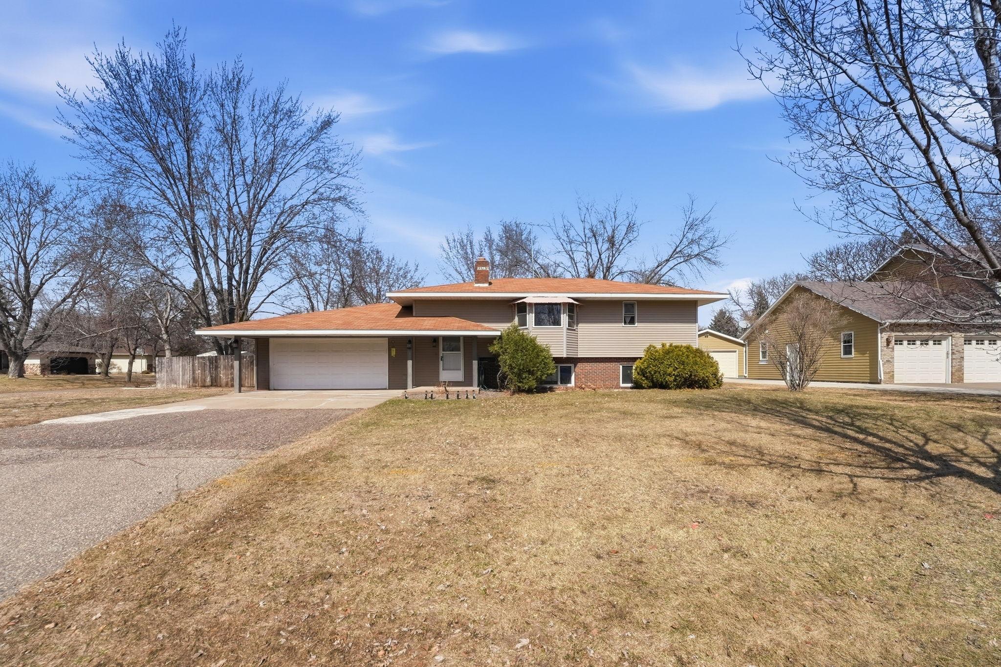 833 Lewis Place