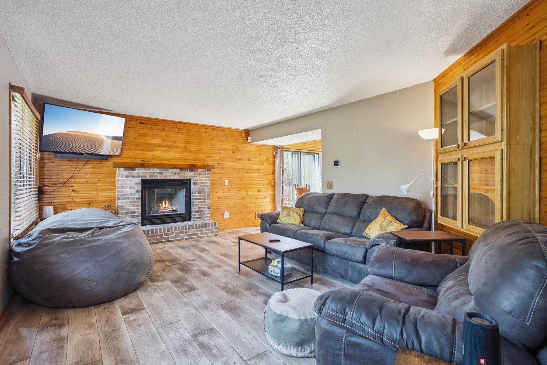 3895 Dolomite Drive
