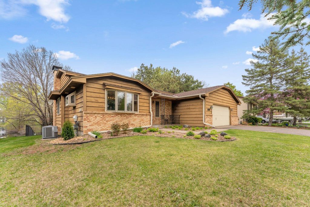 Photo of 2532 83rd Ave N AVE, Brooklyn Park, MN 55444 (MLS # 7069319)