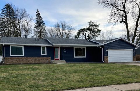 4021 Pebblebrook Drive Bloomington MN 55437