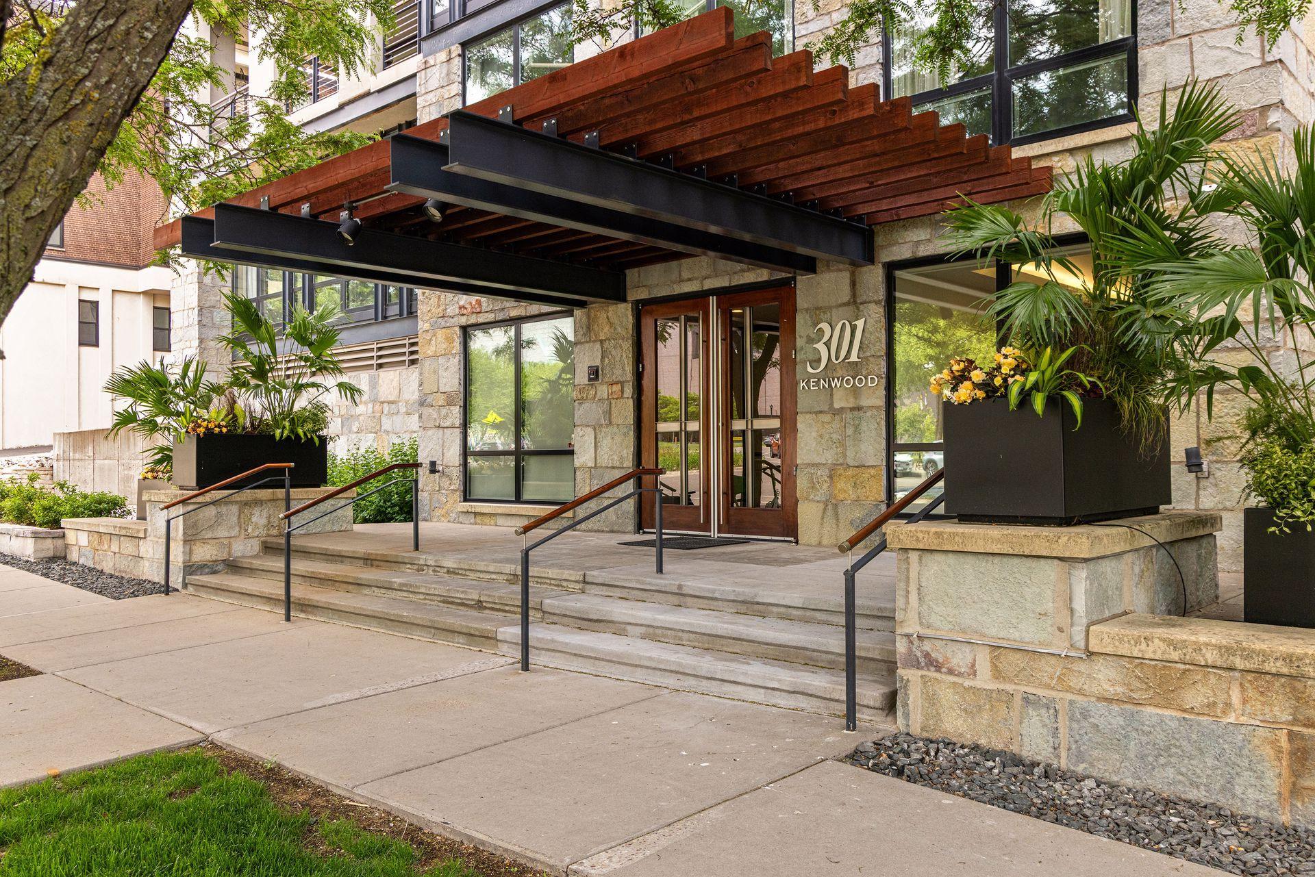 301 Kenwood Parkway 600