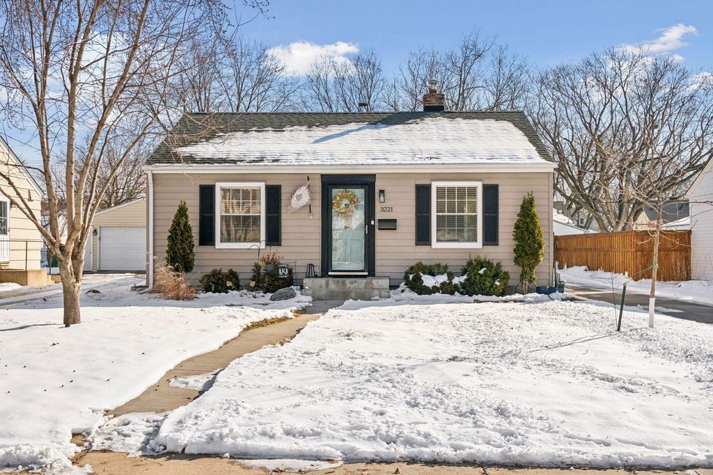 Photo of 3221 Georgia Avenue S, Saint Louis Park, MN 55426 (MLS # 7020313)