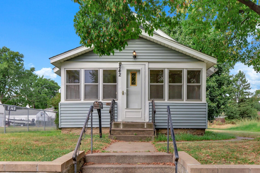 Photo of 242 Park Street W, South Saint Paul, MN 55075 (MLS # 7137172)