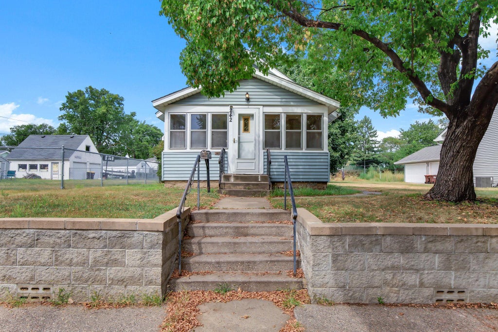 Photo of 242 Park Street W, South Saint Paul, MN 55075 (MLS # 7137172)