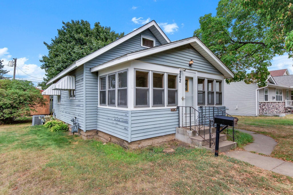 Photo of 242 Park Street W, South Saint Paul, MN 55075 (MLS # 7137172)