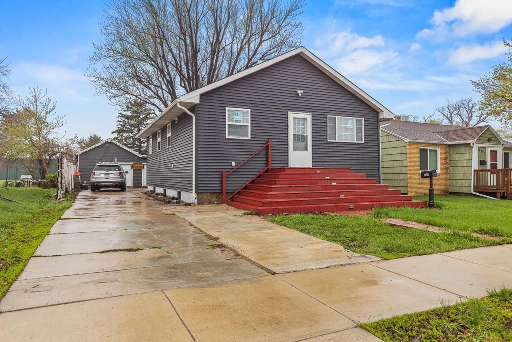 Photo of 905 W Main Street, Marshall, MN 56258 (MLS # 7006500)