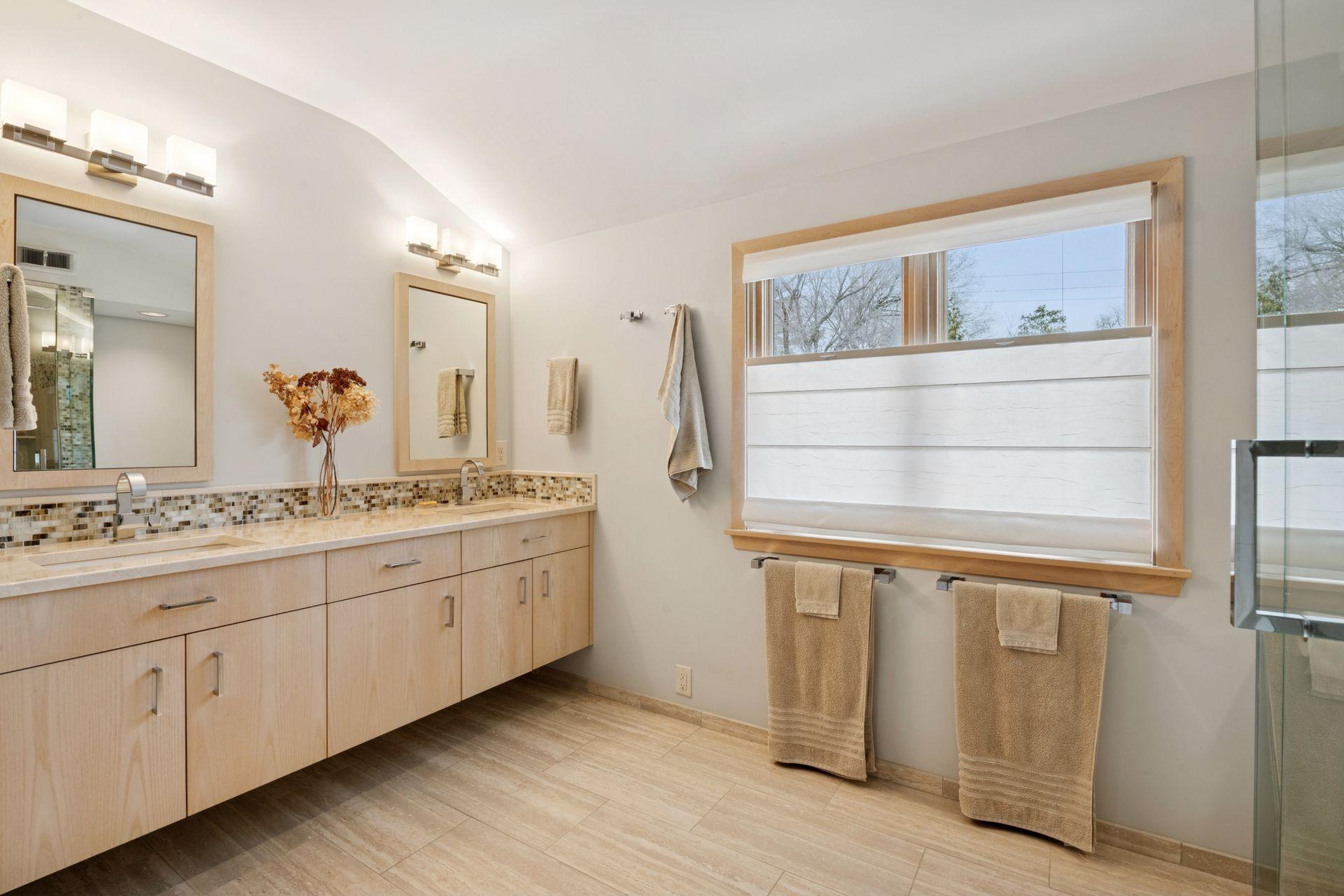 2700 Glenhurst Avenue