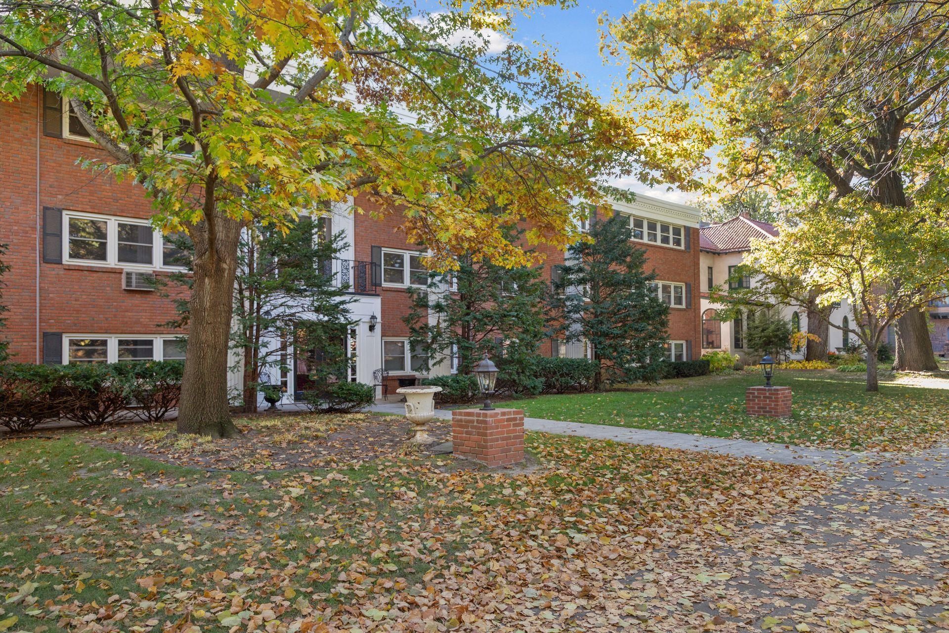 456 Summit Avenue 203