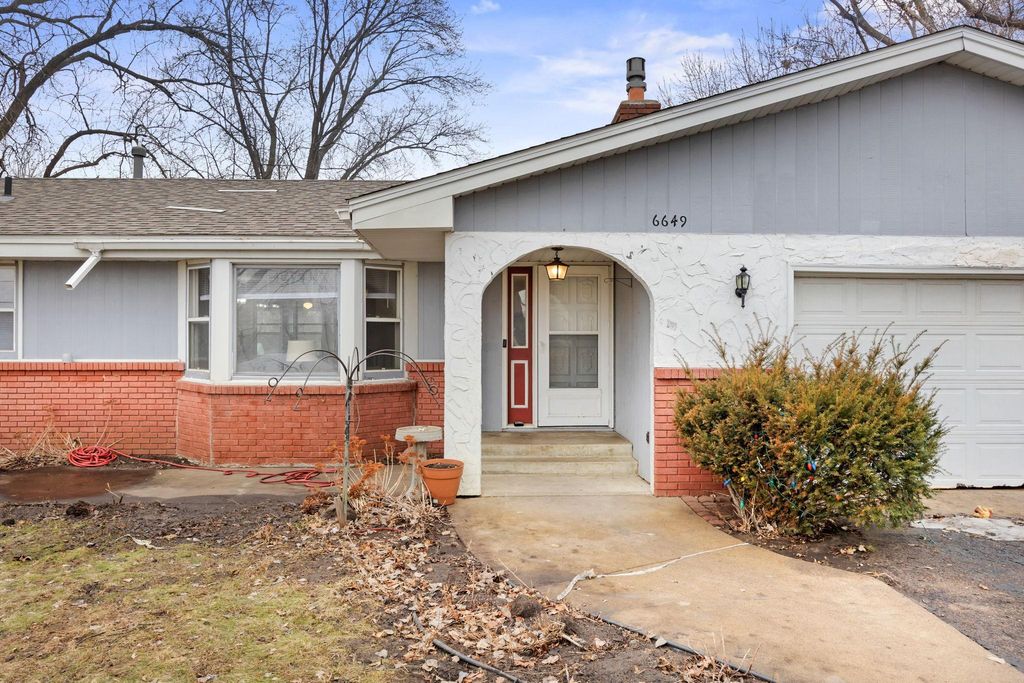 Photo of 6649 Kentucky Avenue N, Brooklyn Park, MN 55428 (MLS # 7031338)