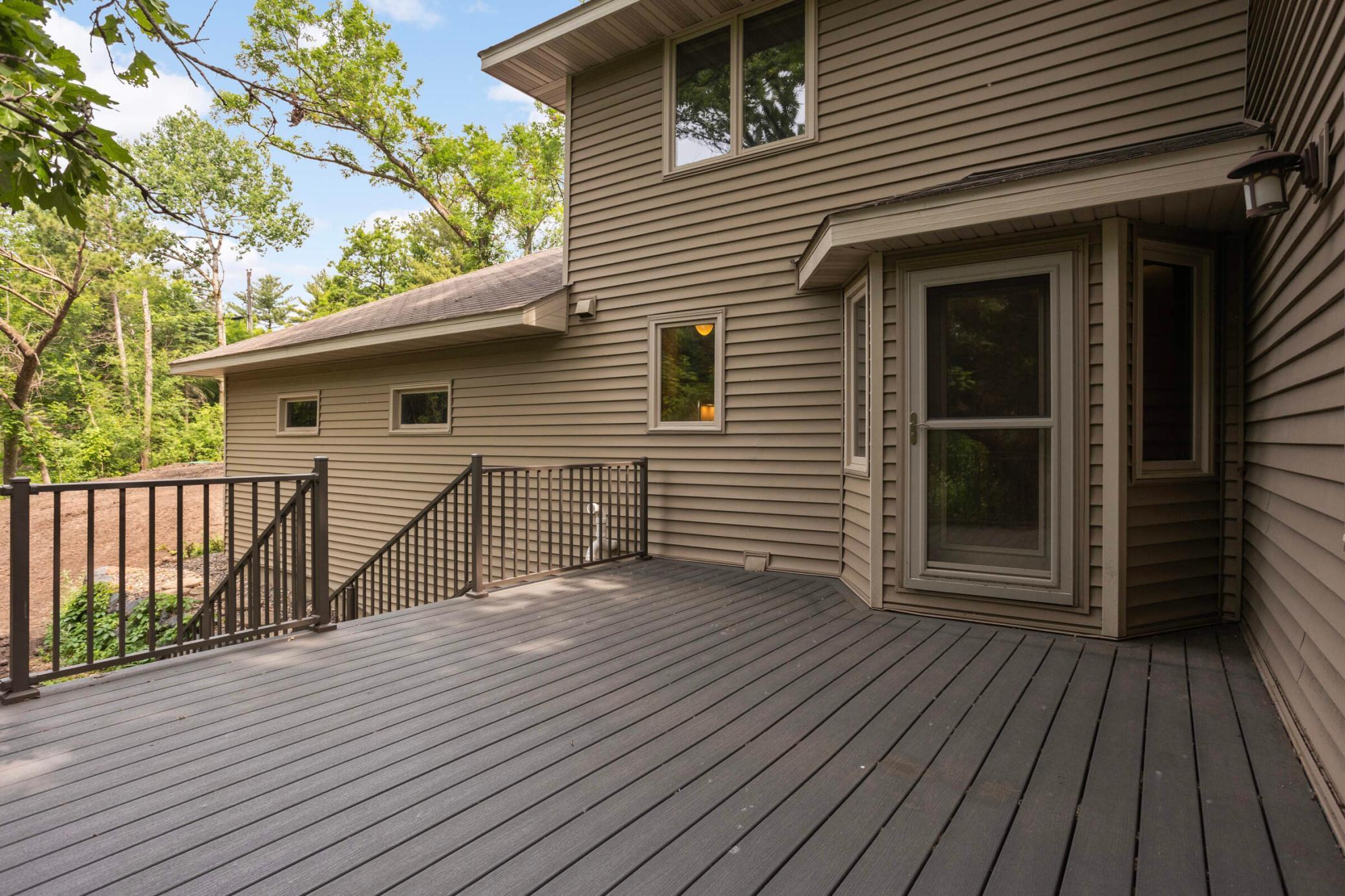 878 Lakewood Hills Road S