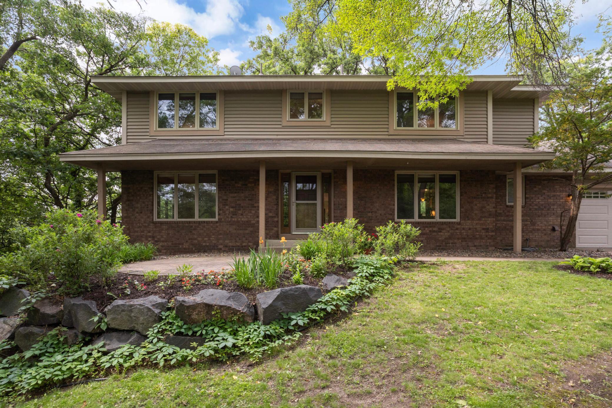 878 Lakewood Hills Road S