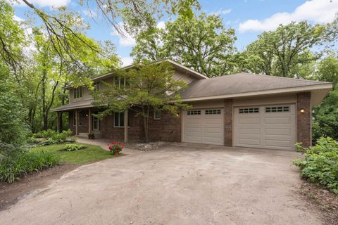 878 Lakewood Hills Road S Eagan MN 55123
