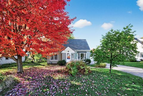 1049 Sterling Street N Maplewood MN 55119