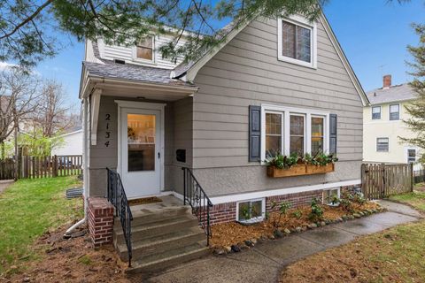 2134 Scheffer Avenue Saint Paul MN 55116