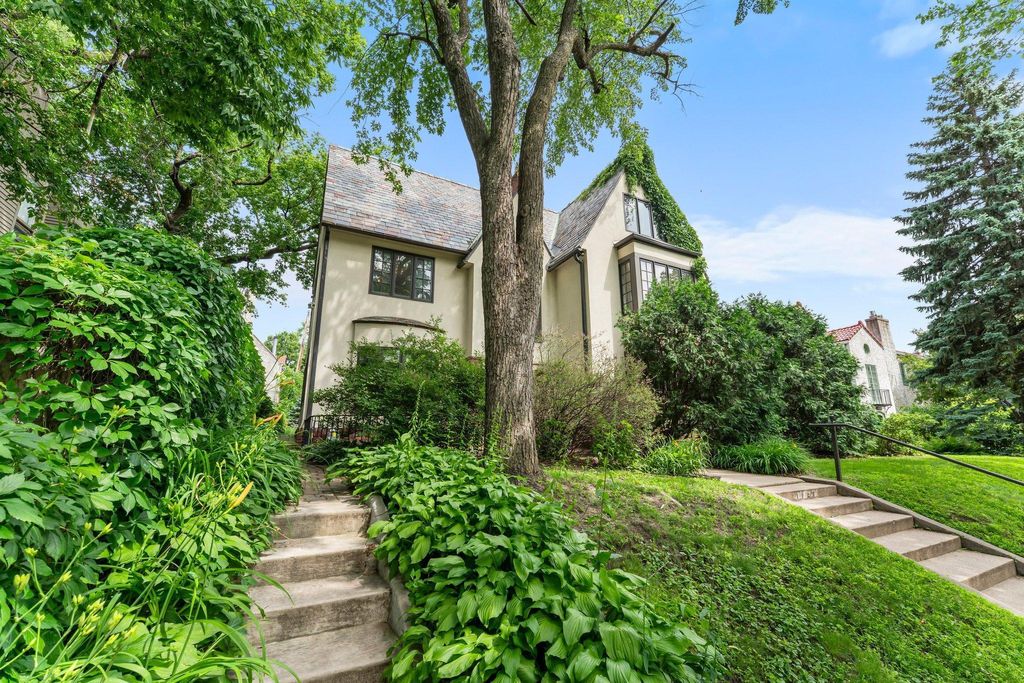 Photo of 1721 Humboldt Avenue S, Minneapolis, MN 55403 (MLS # 6822043)