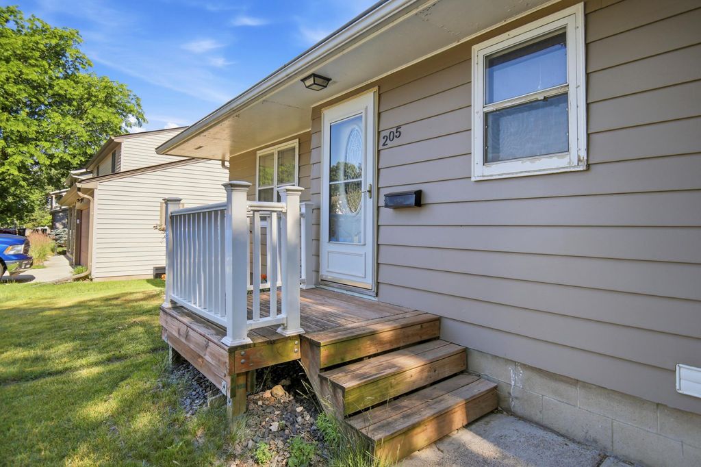 Photo of 205 Burr Oak Drive, Albert Lea, MN 56007 (MLS # 7099734)