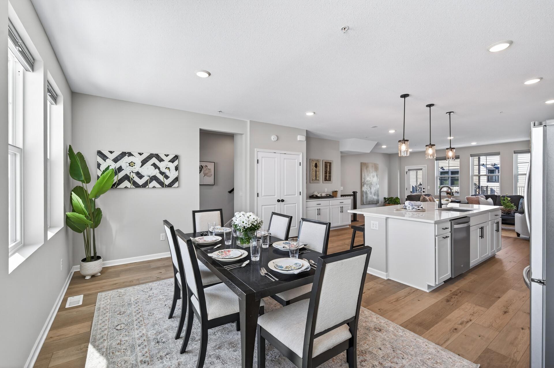 Saint Paul, Minnesota, 55116, United States, 4 Bedrooms Bedrooms, ,4 BathroomsBathrooms,Residential,Active,2028753