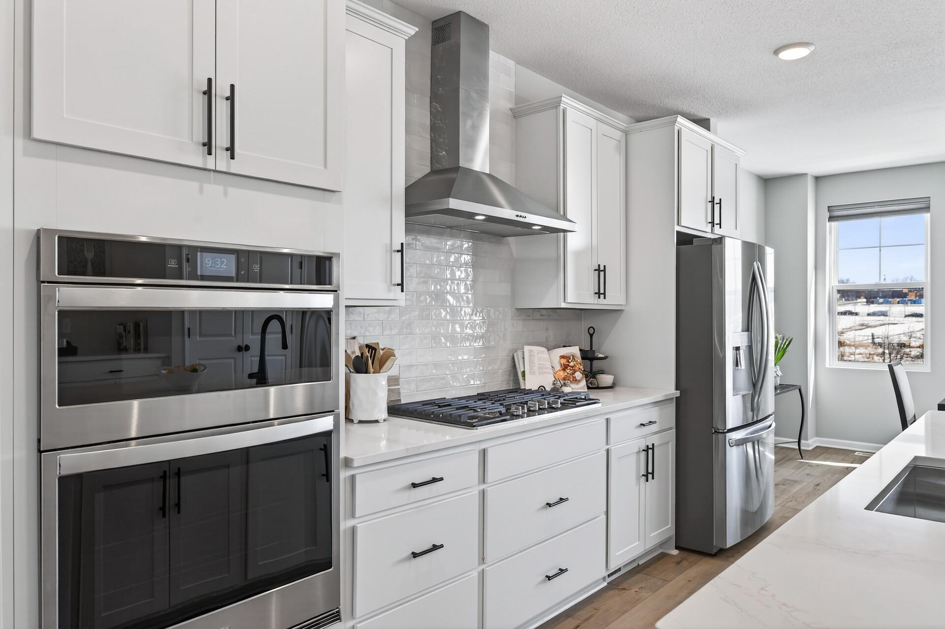 Saint Paul, Minnesota, 55116, United States, 4 Bedrooms Bedrooms, ,4 BathroomsBathrooms,Residential,Active,2028753