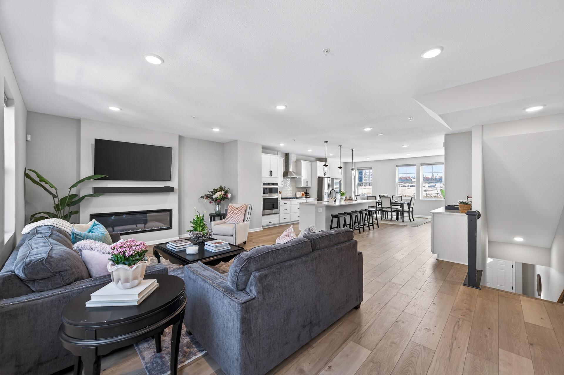 Saint Paul, Minnesota, 55116, United States, 4 Bedrooms Bedrooms, ,4 BathroomsBathrooms,Residential,Active,2028753