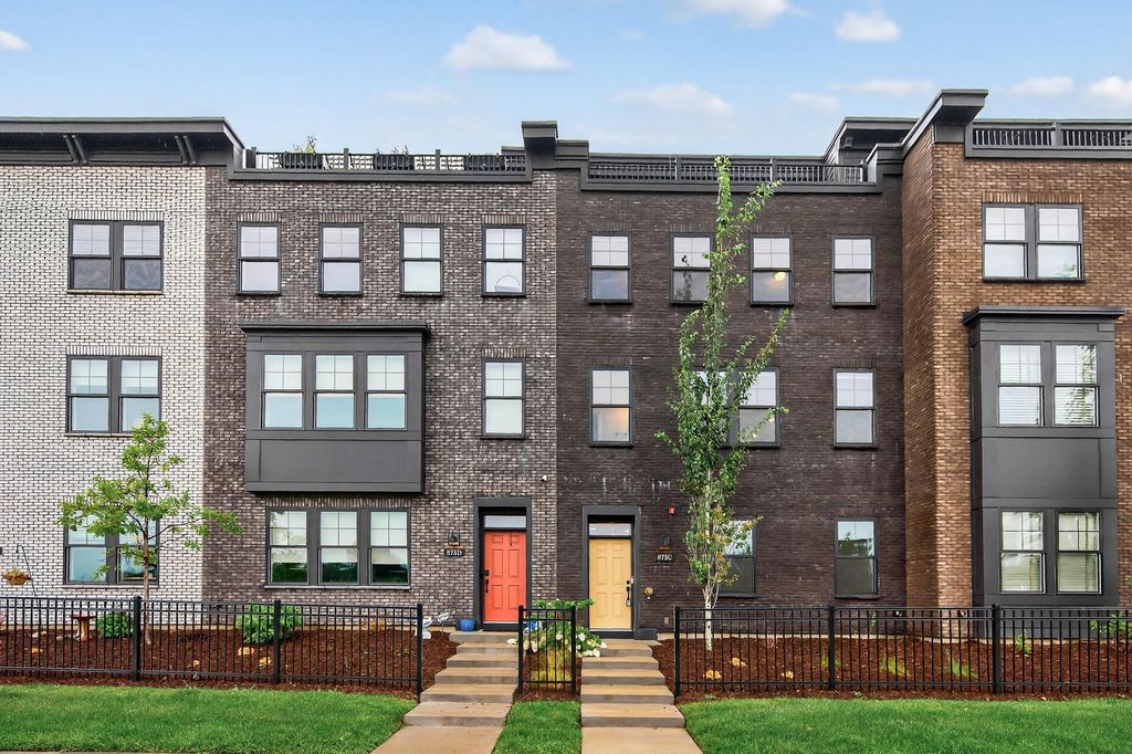 Photo of 875 W Falls Passage #C, Saint Paul, MN 55116 (MLS # 7040200)