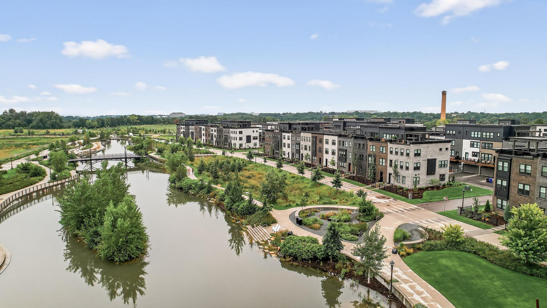 Saint Paul, Minnesota, 55116, United States, 4 Bedrooms Bedrooms, ,4 BathroomsBathrooms,Residential,Active,2028753