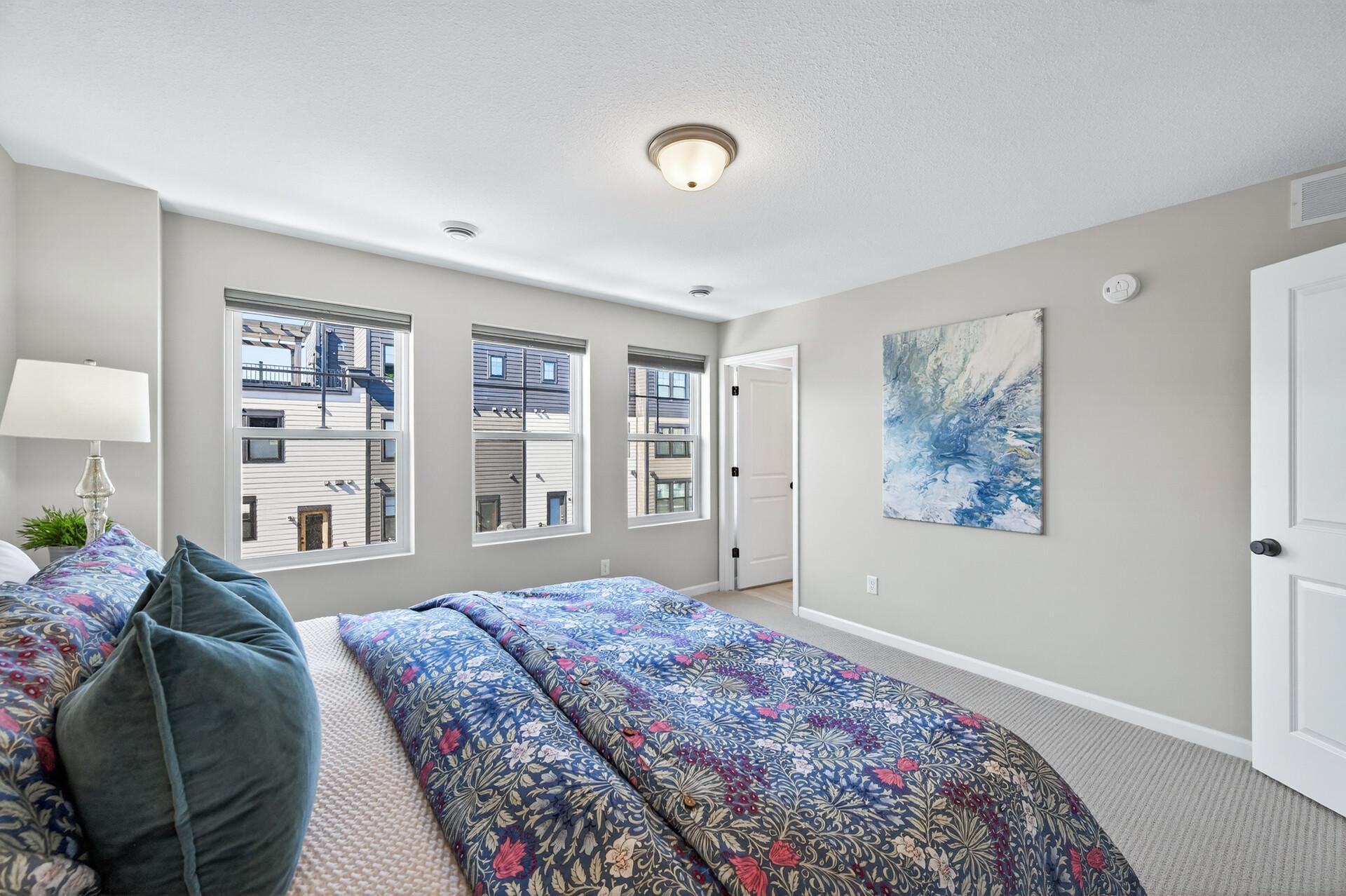Saint Paul, Minnesota, 55116, United States, 4 Bedrooms Bedrooms, ,4 BathroomsBathrooms,Residential,Active,2028753