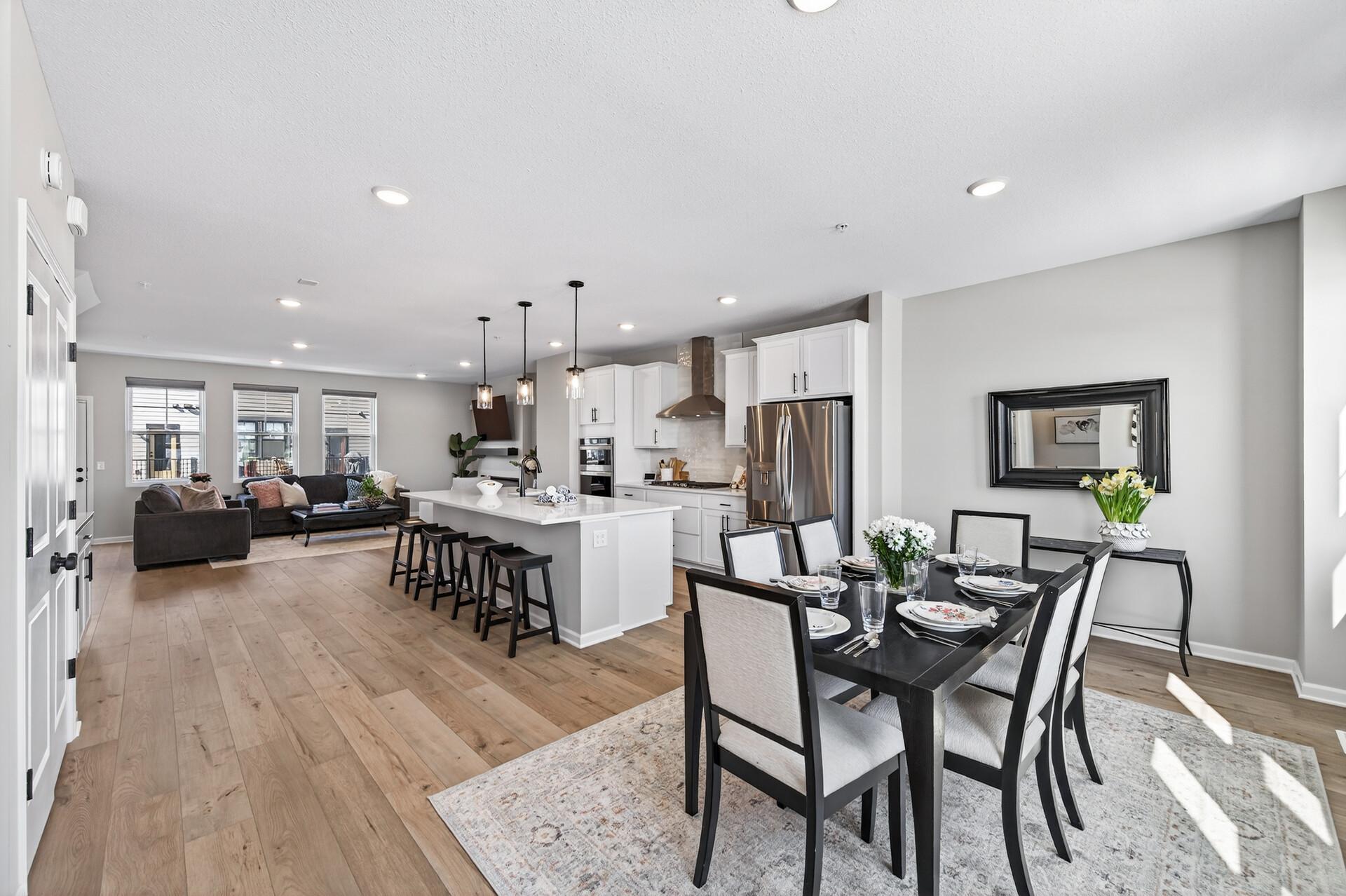 Saint Paul, Minnesota, 55116, United States, 4 Bedrooms Bedrooms, ,4 BathroomsBathrooms,Residential,Active,2028753