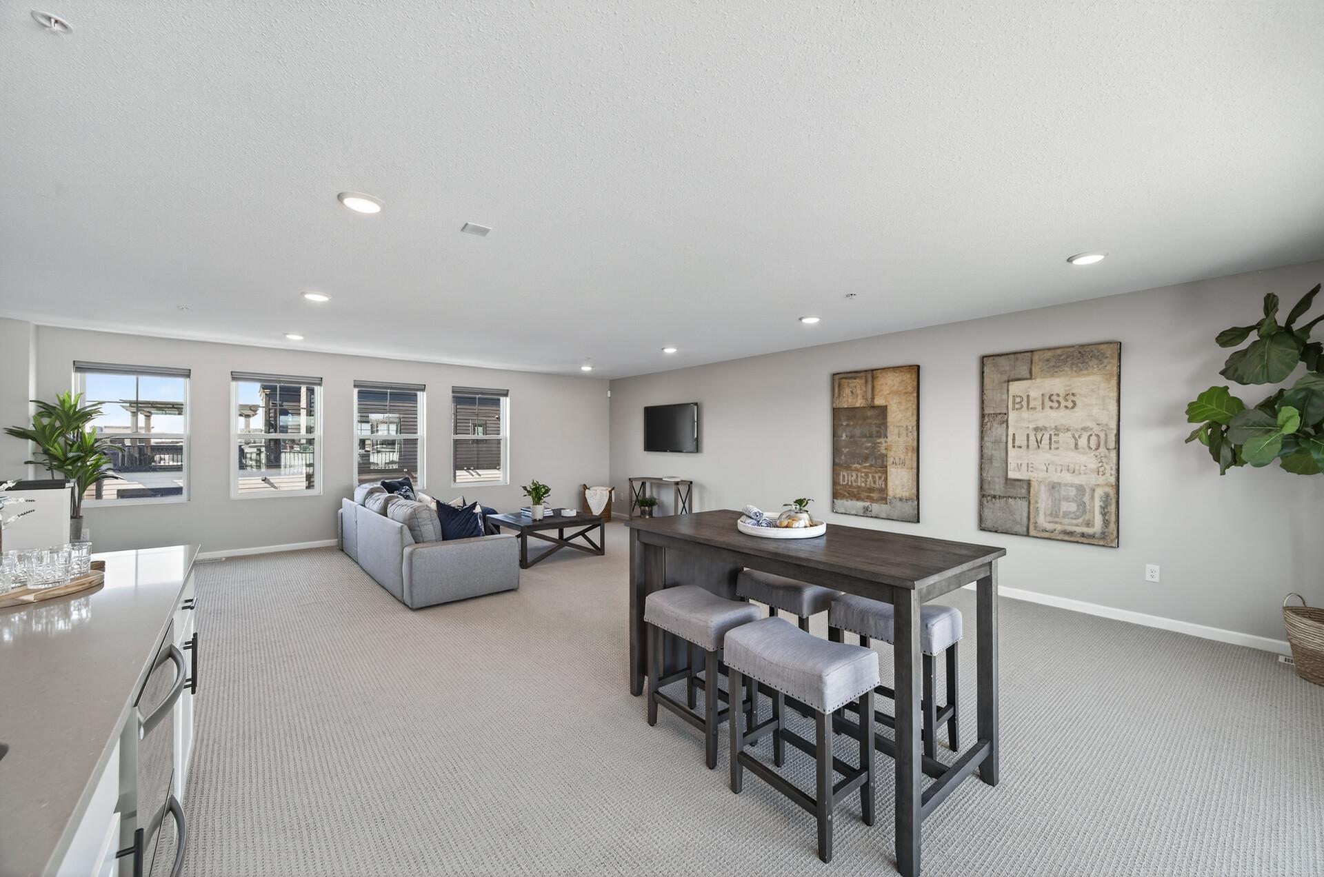 Saint Paul, Minnesota, 55116, United States, 4 Bedrooms Bedrooms, ,4 BathroomsBathrooms,Residential,Active,2028753