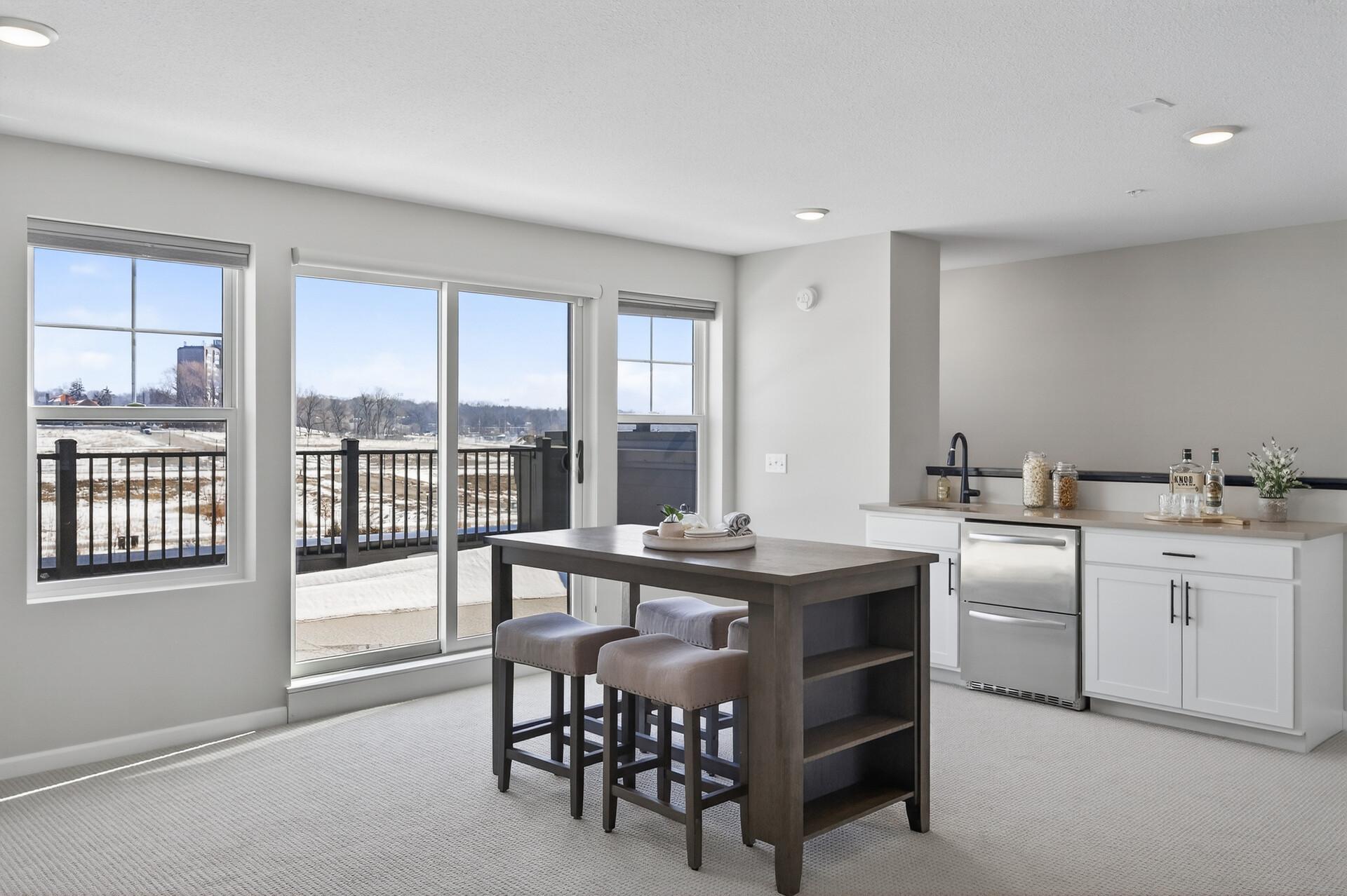 Saint Paul, Minnesota, 55116, United States, 4 Bedrooms Bedrooms, ,4 BathroomsBathrooms,Residential,Active,2028753