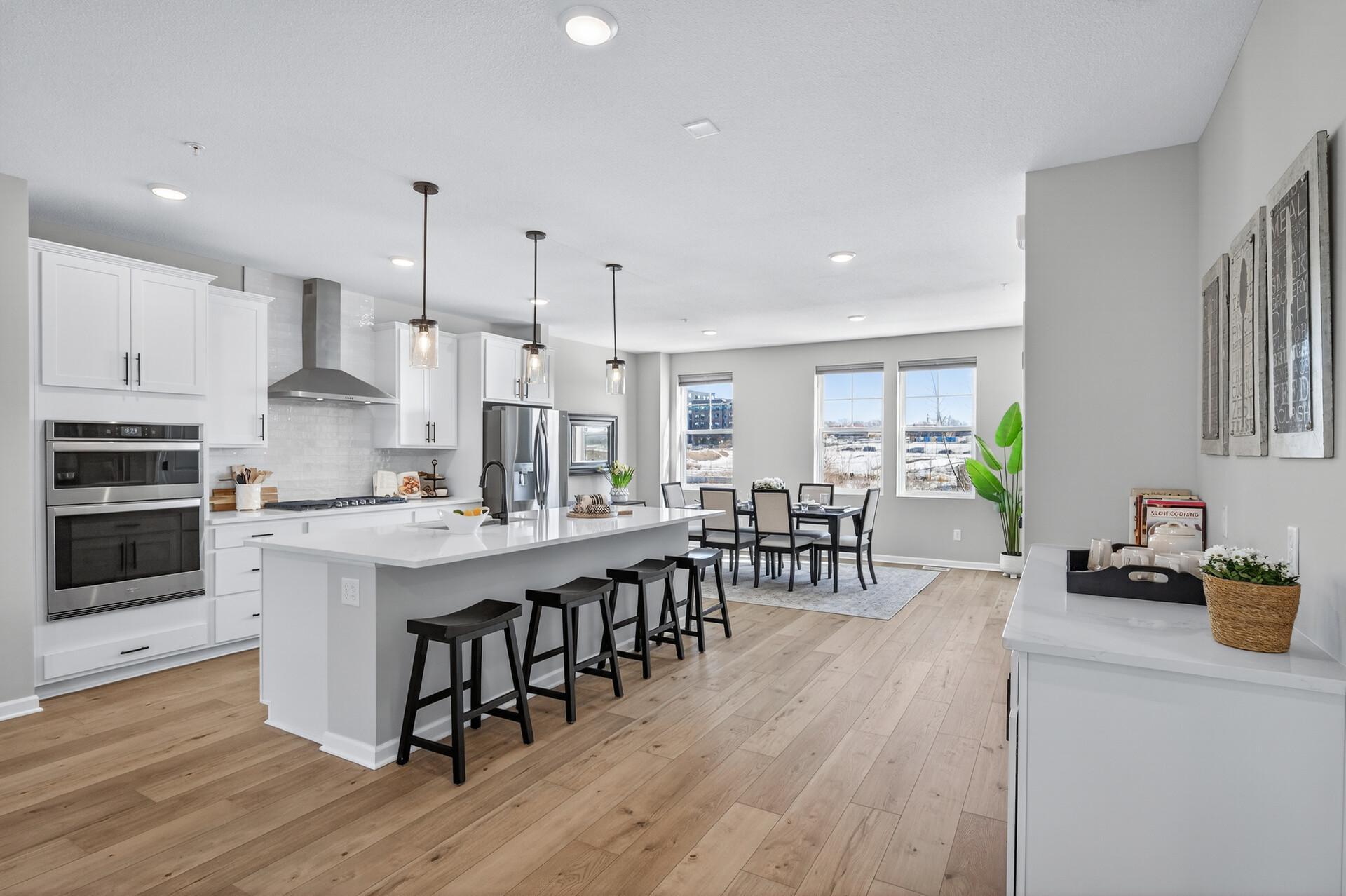 Saint Paul, Minnesota, 55116, United States, 4 Bedrooms Bedrooms, ,4 BathroomsBathrooms,Residential,Active,2028753