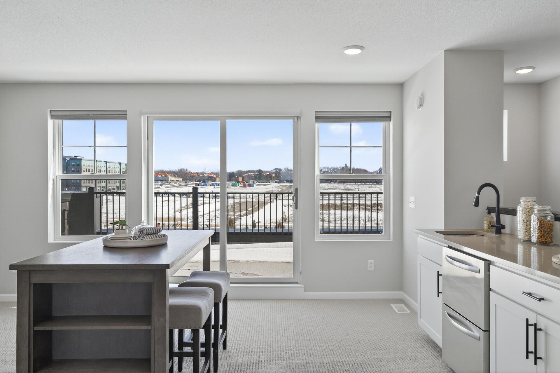 Saint Paul, Minnesota, 55116, United States, 4 Bedrooms Bedrooms, ,4 BathroomsBathrooms,Residential,Active,2028753