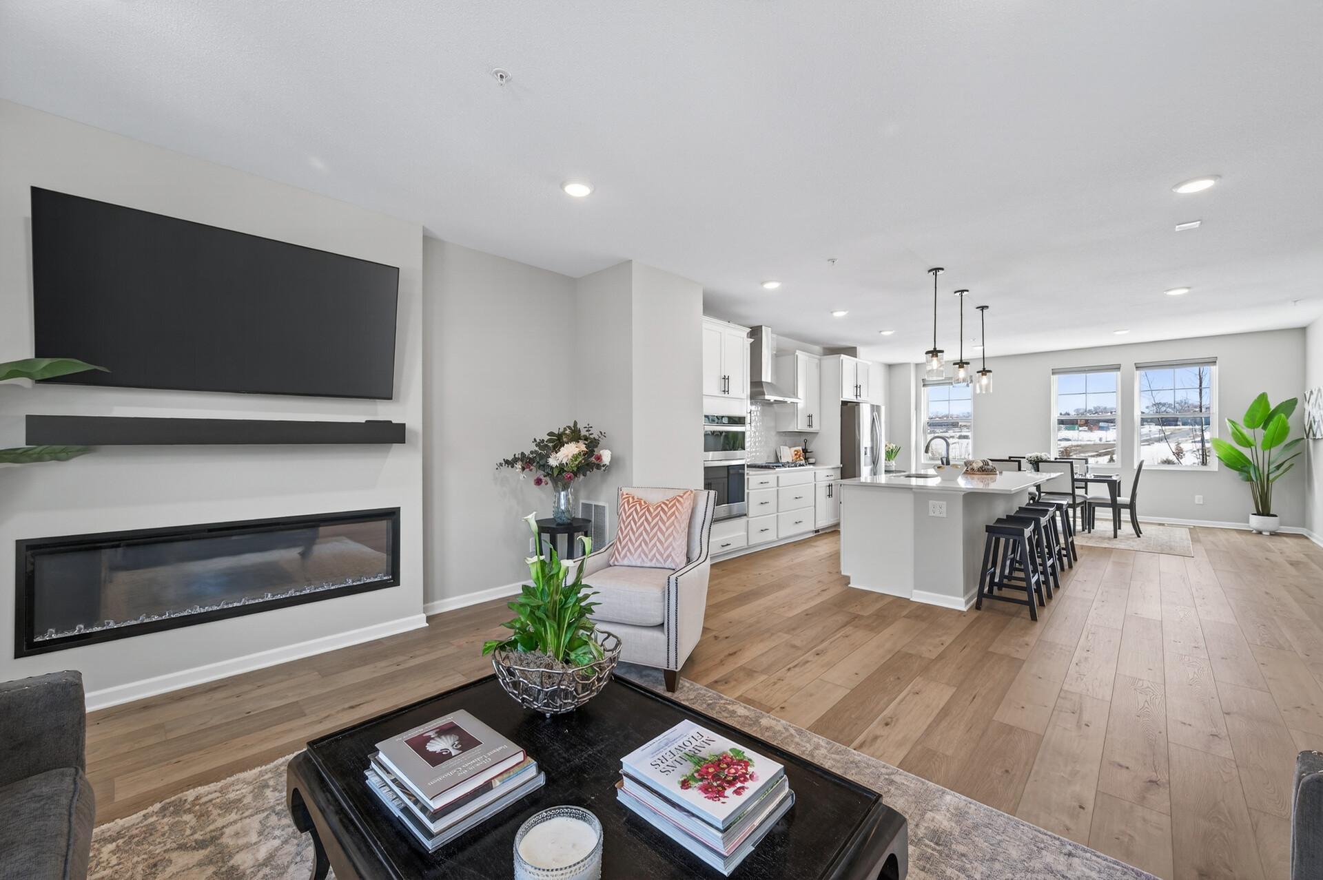 Saint Paul, Minnesota, 55116, United States, 4 Bedrooms Bedrooms, ,4 BathroomsBathrooms,Residential,Active,2028753