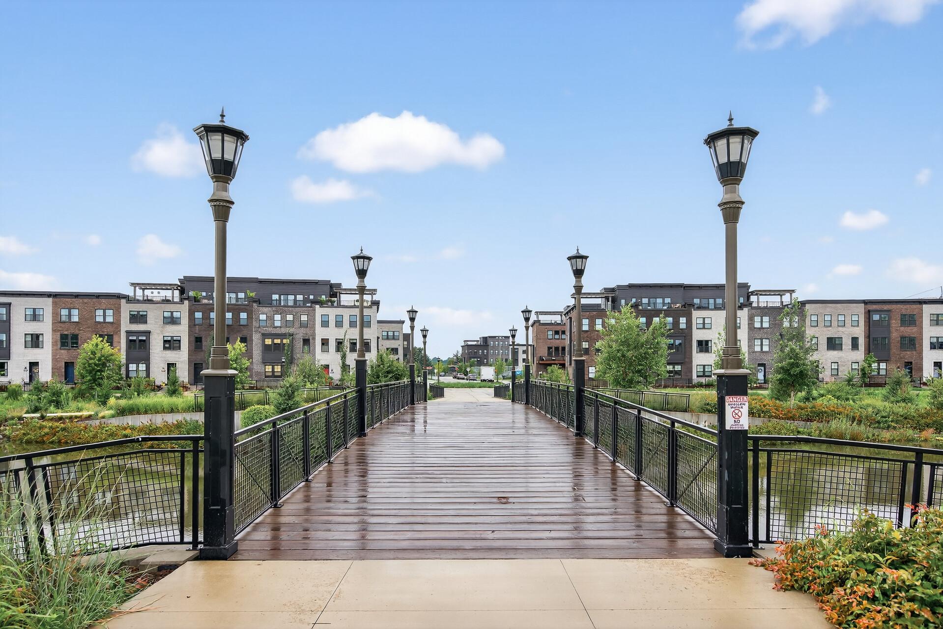 Saint Paul, Minnesota, 55116, United States, 4 Bedrooms Bedrooms, ,4 BathroomsBathrooms,Residential,Active,2028753