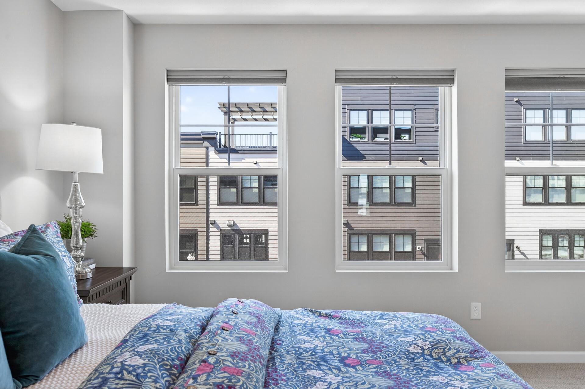 Saint Paul, Minnesota, 55116, United States, 4 Bedrooms Bedrooms, ,4 BathroomsBathrooms,Residential,Active,2028753