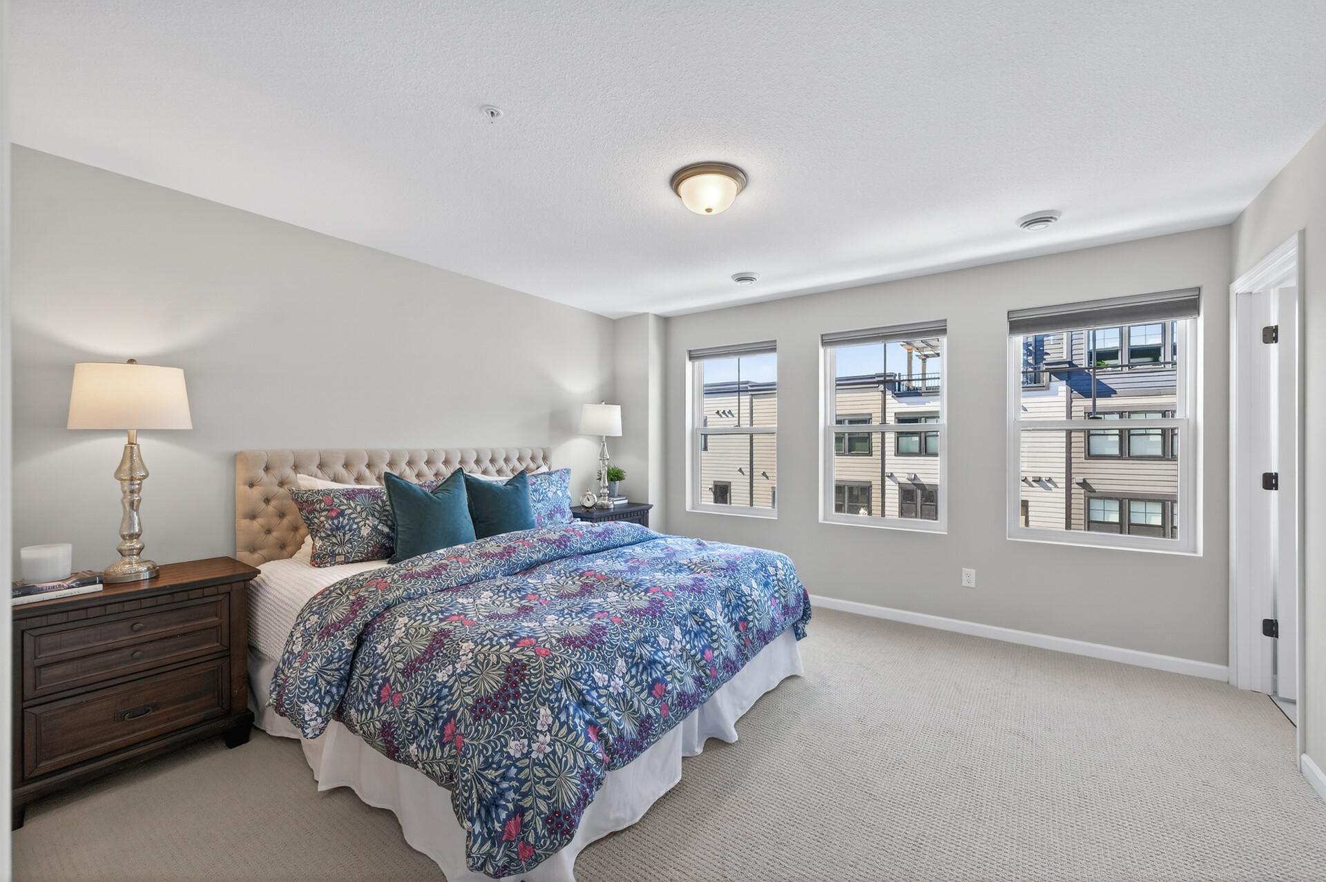 Saint Paul, Minnesota, 55116, United States, 4 Bedrooms Bedrooms, ,4 BathroomsBathrooms,Residential,Active,2028753