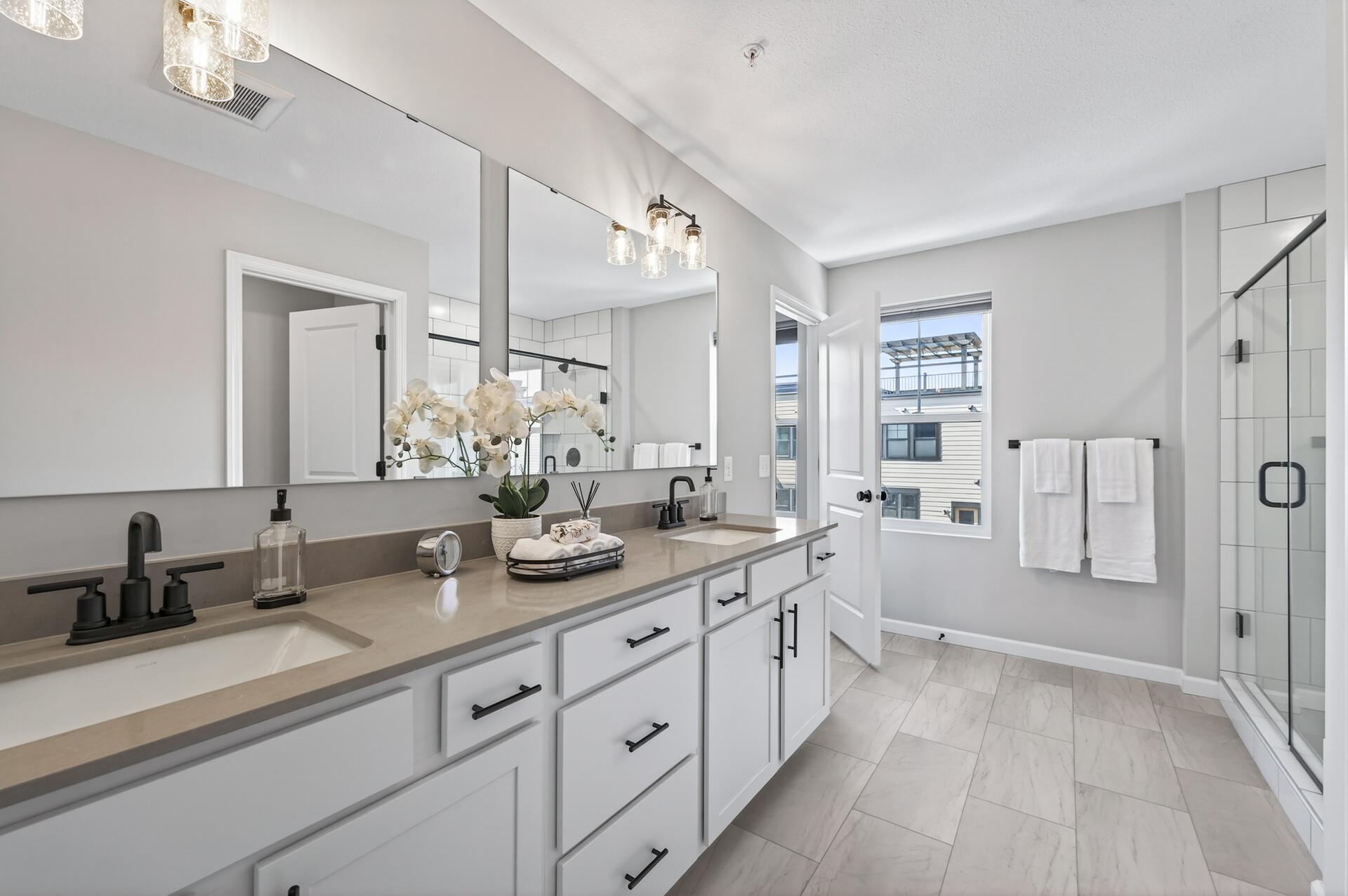 Saint Paul, Minnesota, 55116, United States, 4 Bedrooms Bedrooms, ,4 BathroomsBathrooms,Residential,Active,2028753